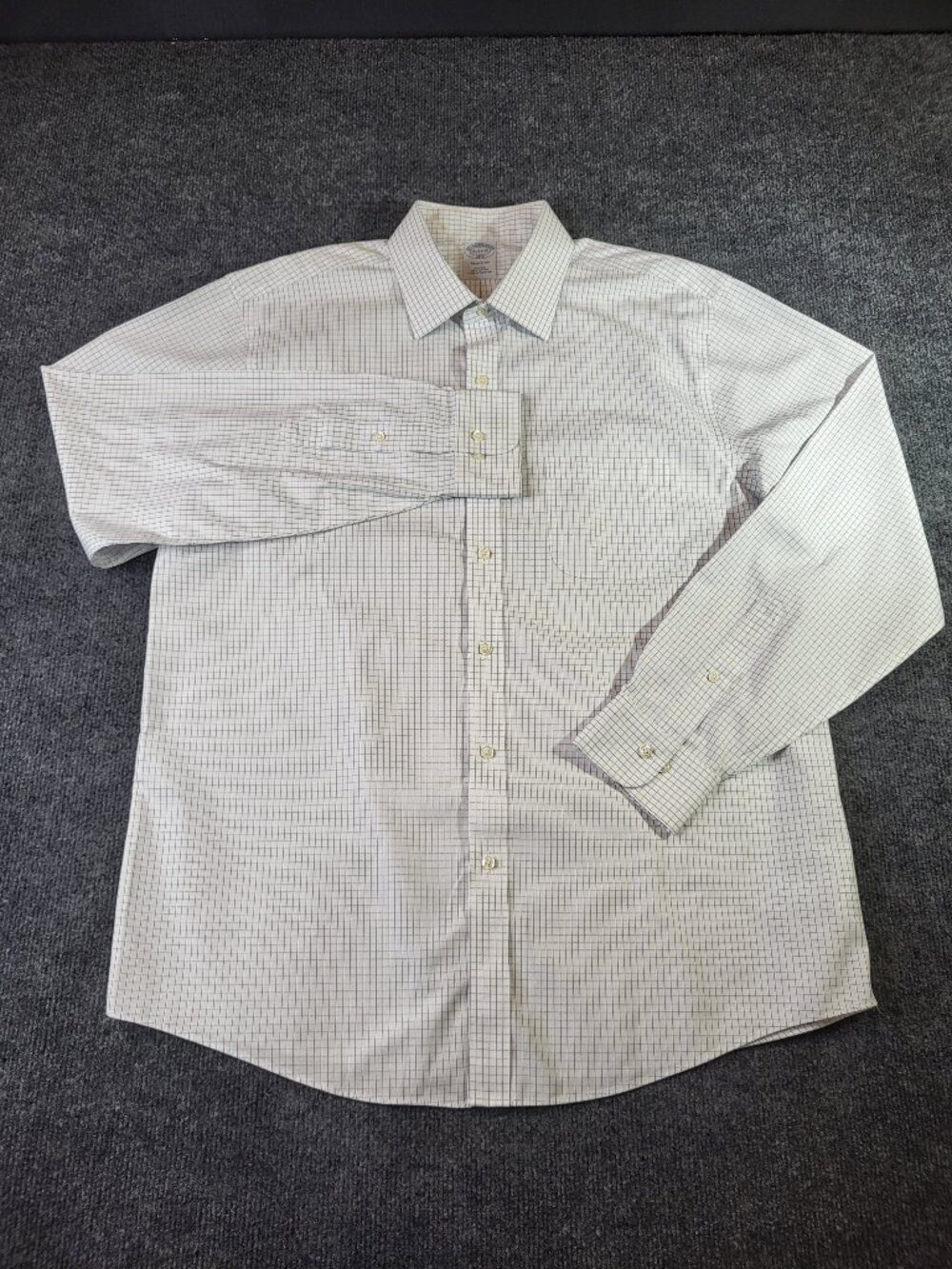 Brooks Brothers Mens Shirt 16 34/35 100% Cotton 1818 Reg White Checks Button Up